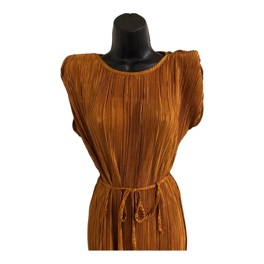 Sincerely Jules gold mustard brown pleated plisse shoulder pads dress size small